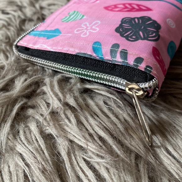 Zippered Pouch/Clutch Turns into Reusable Bag! - Picture 4 of 4